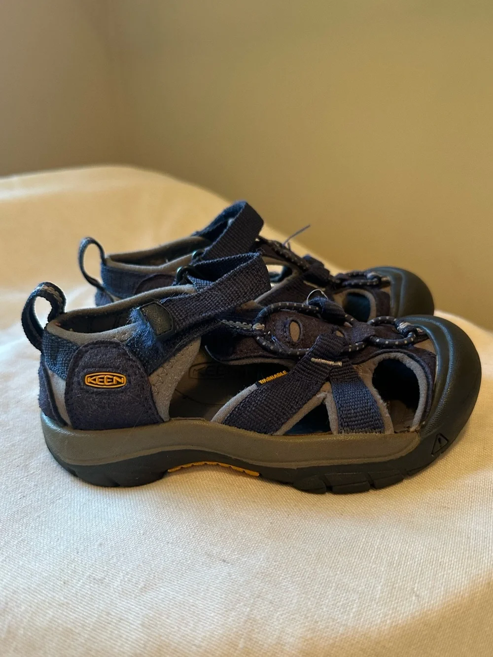 KEEN Newport H2 Kids Closed-Toe Sport Sandals Blue Gray Waterproof Hiking 11c